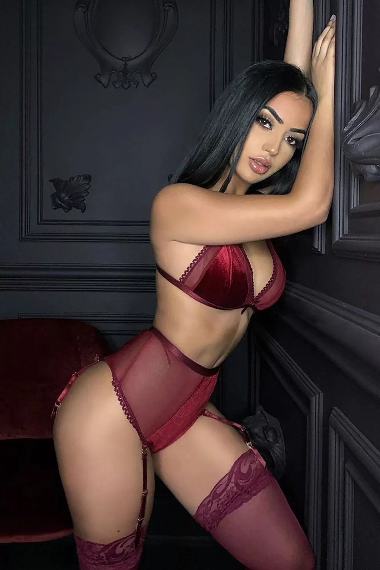 Deep In Your Eyes Velvet 2 Piece Set FN - Burgundy