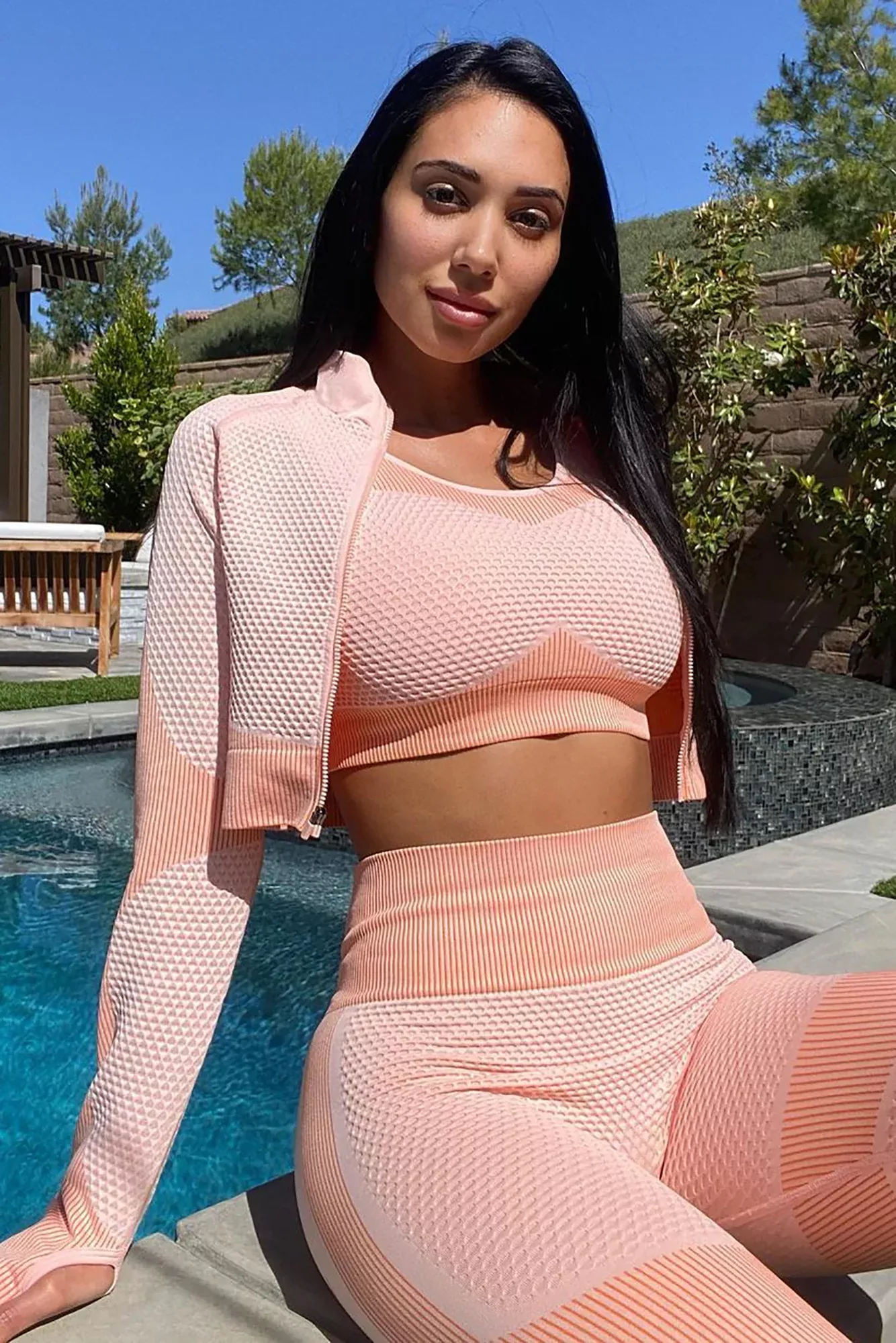 Matrix Infinity Seamless Active Crop Jacket - Blush/combo
